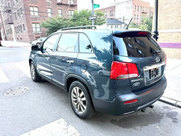 2011 Kia Sorento - Image 9 of 31