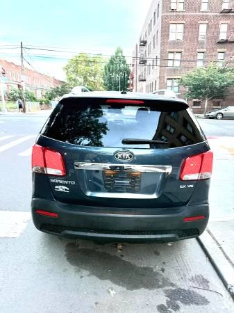 2011 Kia Sorento - Image 10 of 31