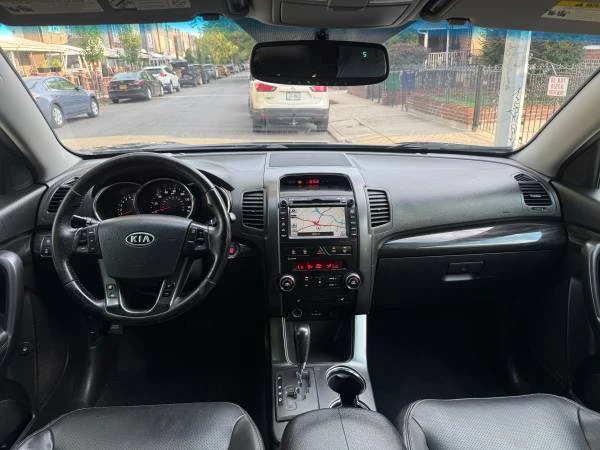 2011 Kia Sorento - Image 2 of 31