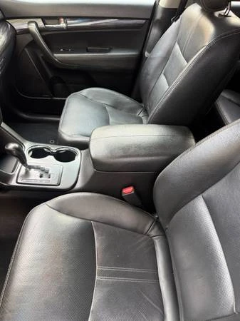 2011 Kia Sorento - Image 23 of 31