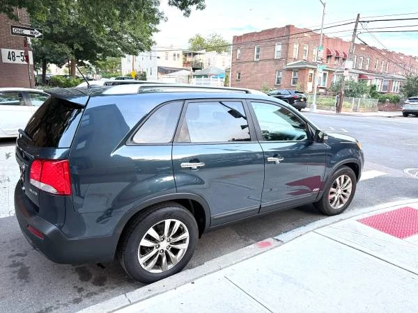 2011 Kia Sorento - Image 11 of 31
