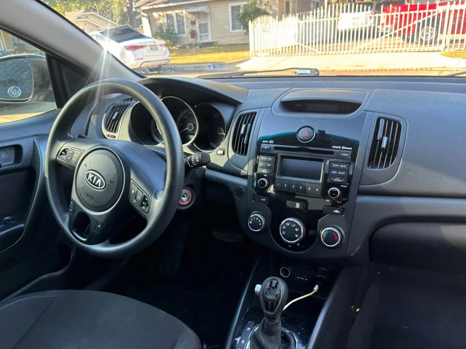 2011 Kia Forte - Image 9 of 10