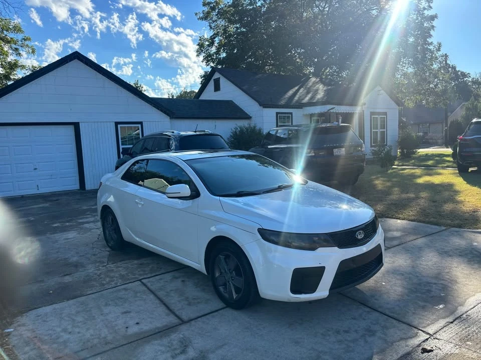 2011 Kia Forte - Image 2 of 10