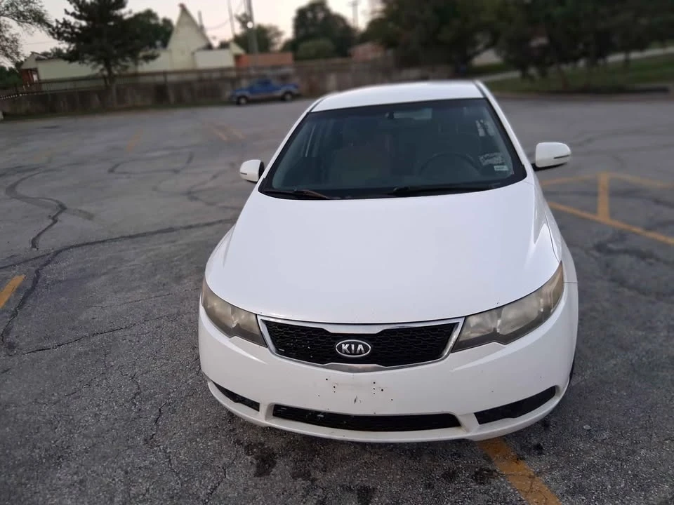 2011 Kia Forte - Image 6 of 10