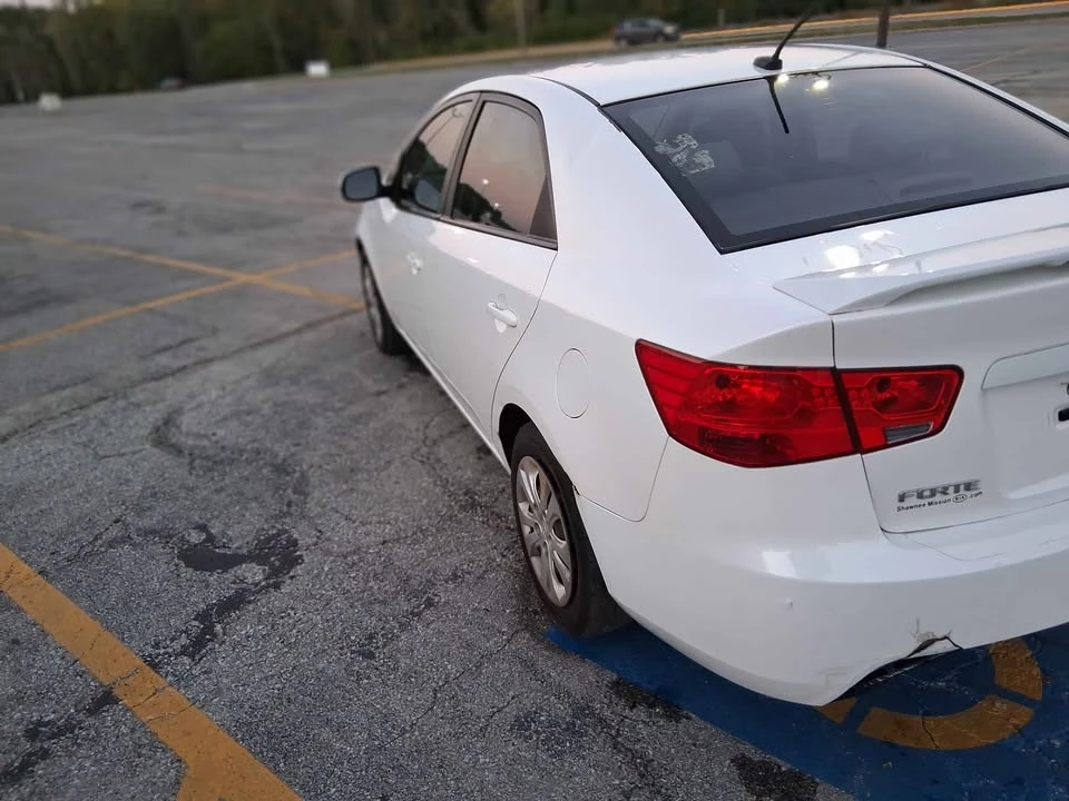 2011 Kia Forte - Image 3 of 10