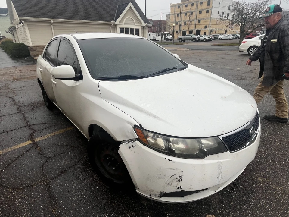 2011 Kia Forte - Image 4 of 10