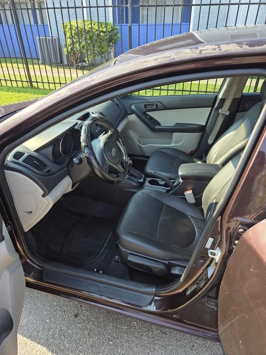 2011 Kia Forte - Image 4 of 8