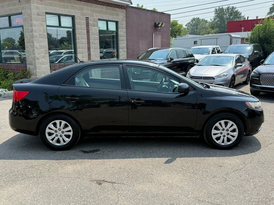 2011 Kia Forte - Image 4 of 12