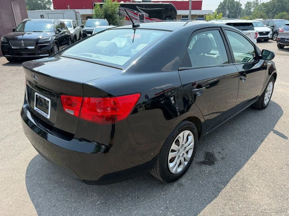 2011 Kia Forte - Image 5 of 12