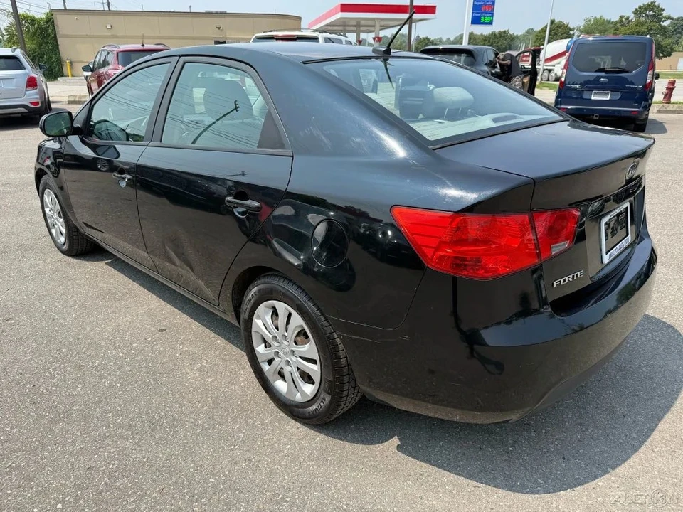 2011 Kia Forte - Image 7 of 12