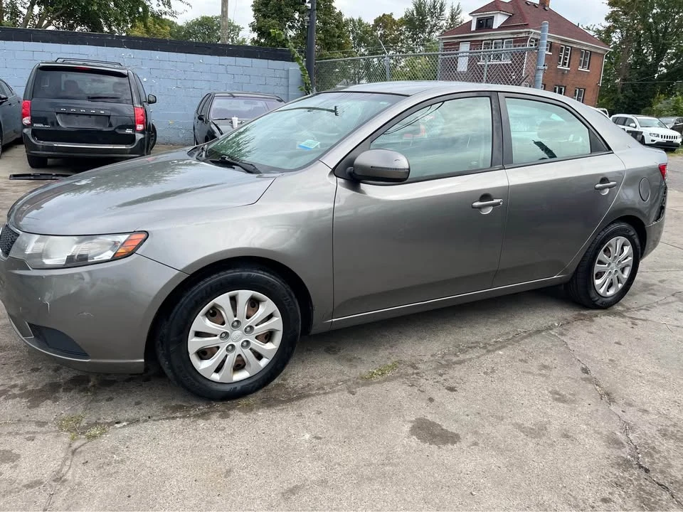 2011 Kia Forte - Image 2 of 6