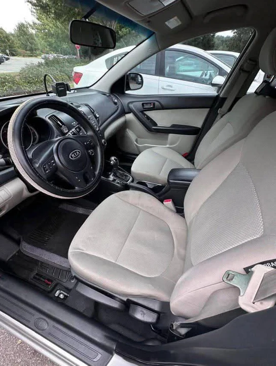 2011 Kia Forte - Image 4 of 4