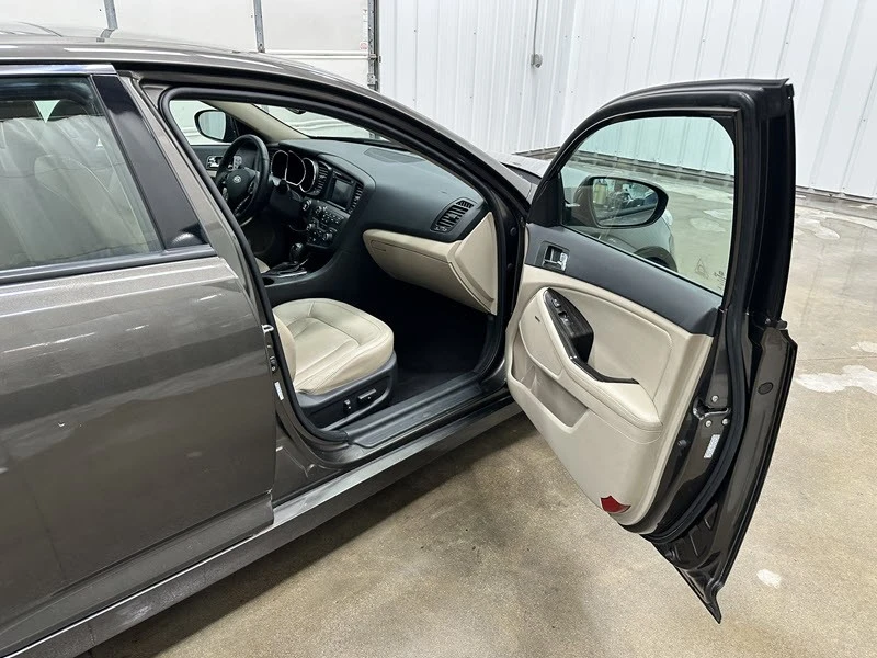 2011 Kia Optima/K5 - Image 16 of 21