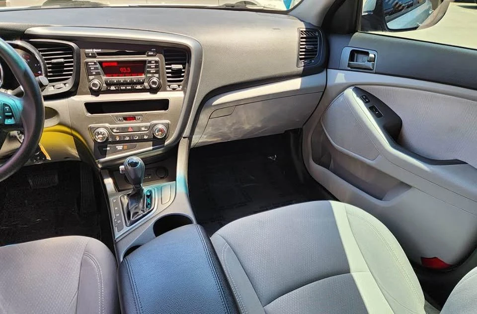 2011 Kia Optima/K5 - Image 2 of 5