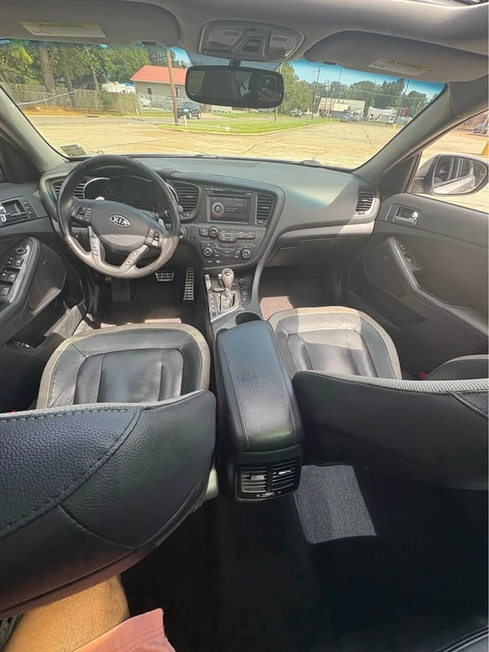 2011 Kia Optima/K5 - Image 3 of 3