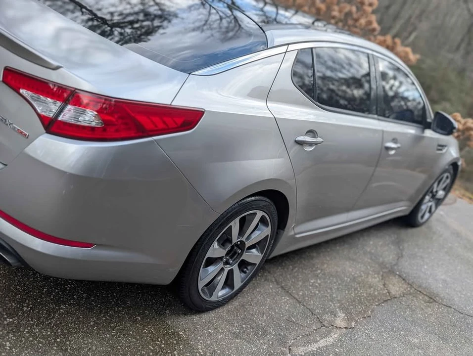 2011 Kia Optima/K5 - Image 10 of 15