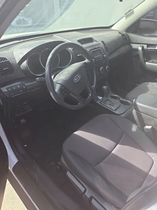 2011 Kia Sorento - Image 7 of 9