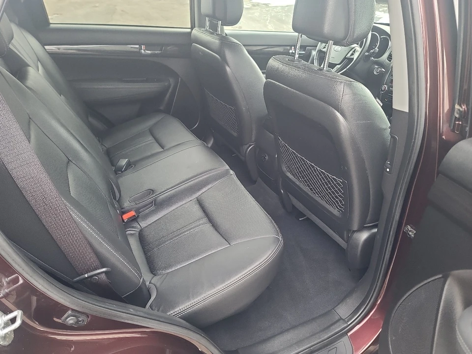2011 Kia Sorento - Image 15 of 21