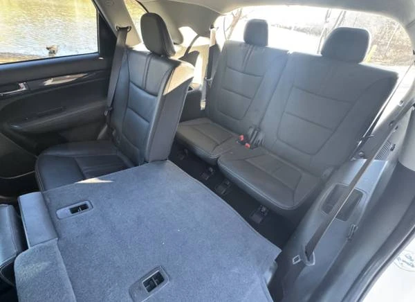 2011 Kia Sorento - Image 12 of 21