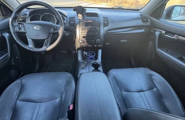 2011 Kia Sorento - Image 10 of 21