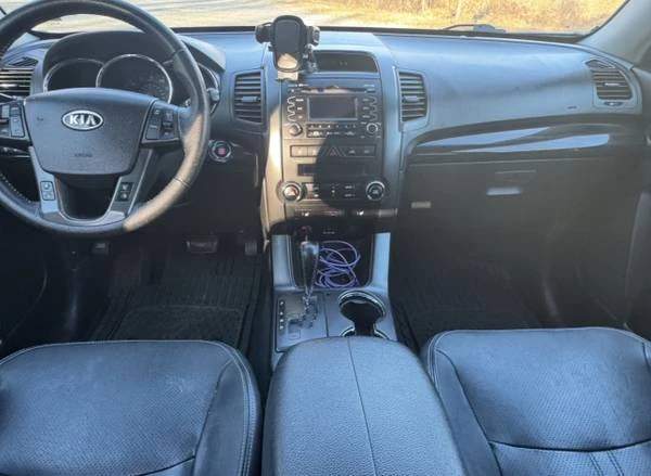 2011 Kia Sorento - Image 9 of 21