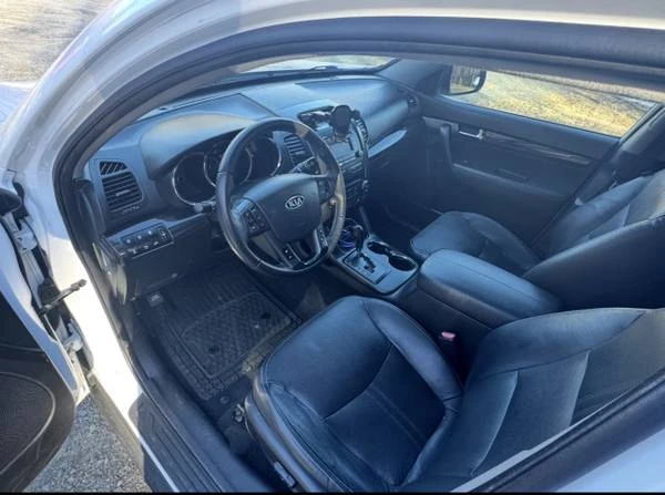 2011 Kia Sorento - Image 11 of 21
