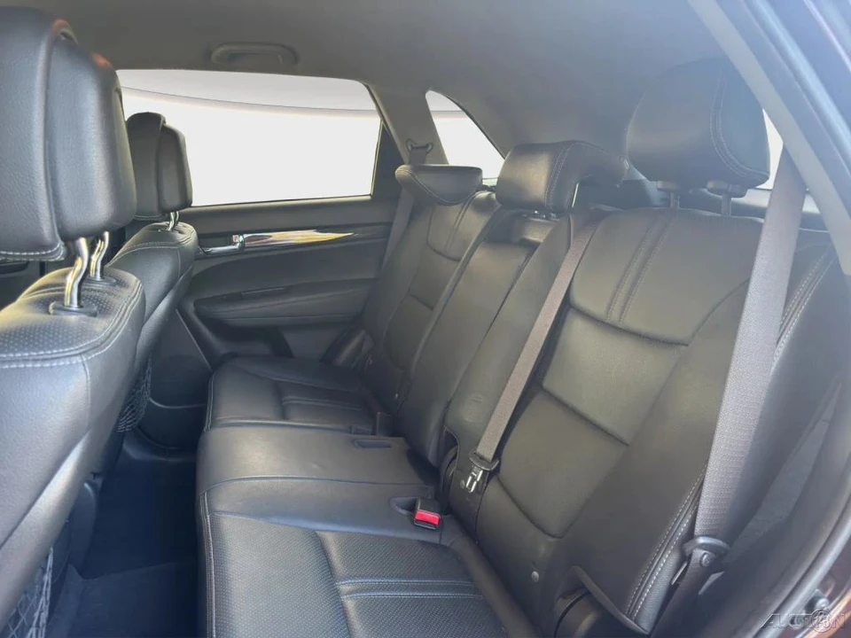 2011 Kia Sorento - Image 14 of 21