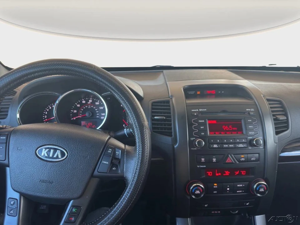 2011 Kia Sorento - Image 15 of 21