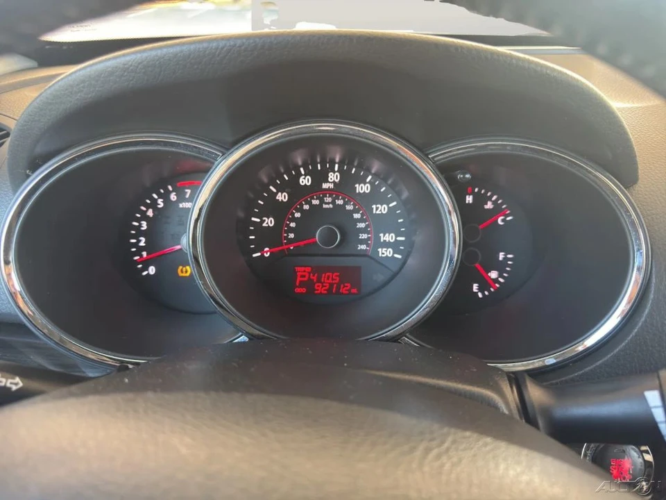 2011 Kia Sorento - Image 11 of 21