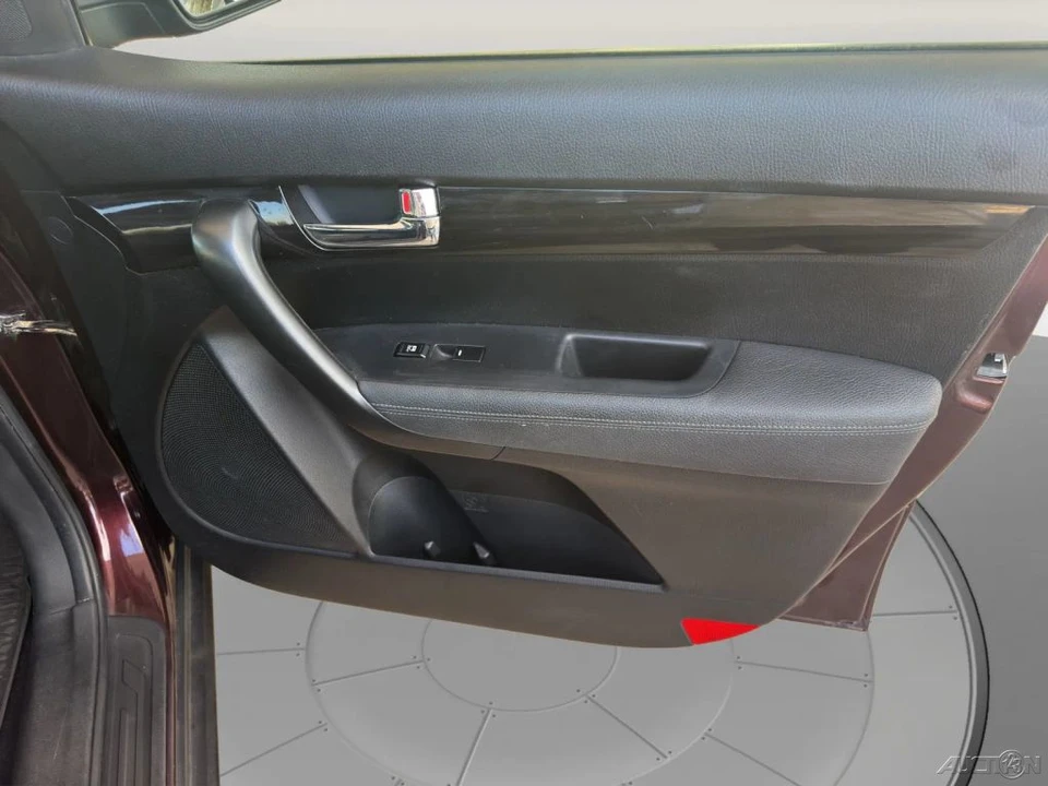 2011 Kia Sorento - Image 18 of 21