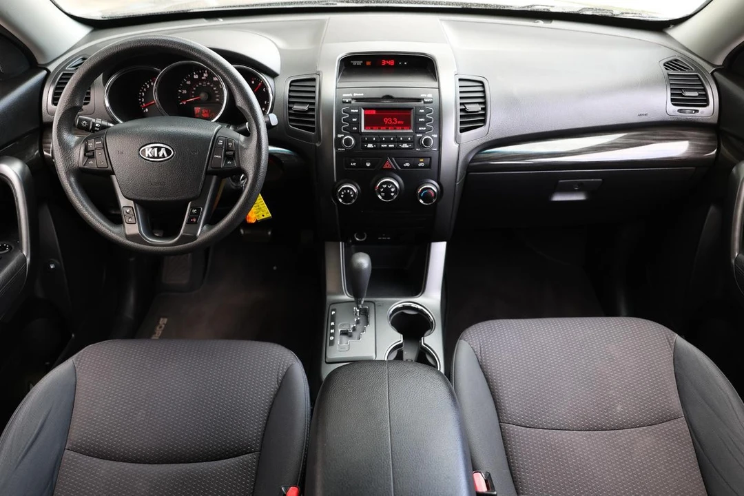 2011 Kia Sorento - Image 2 of 21