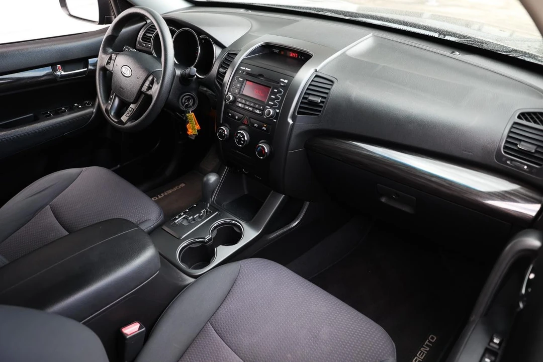 2011 Kia Sorento - Image 18 of 21