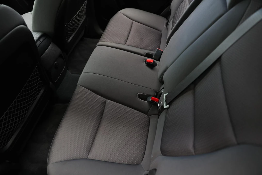 2011 Kia Sorento - Image 10 of 21