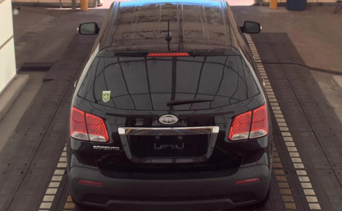 2011 Kia Sorento - Image 5 of 13