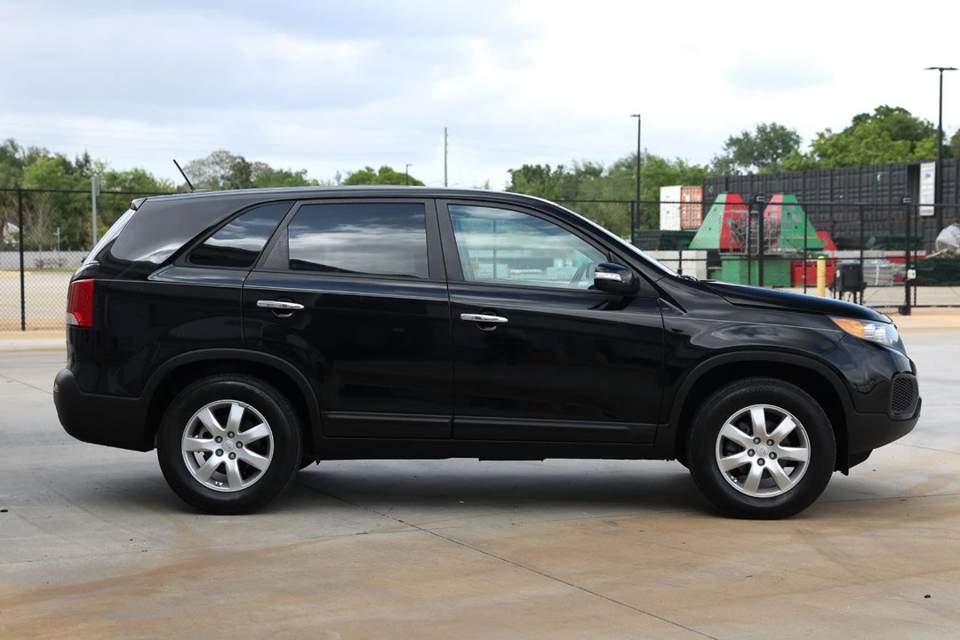 2011 Kia Sorento - Image 13 of 21