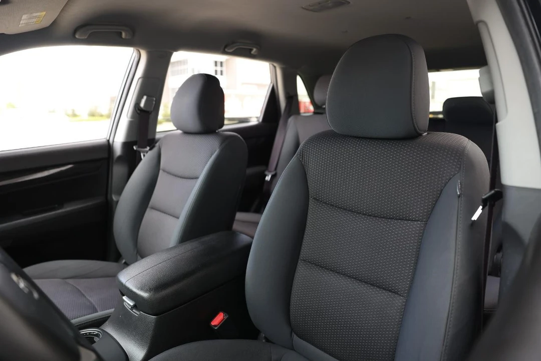 2011 Kia Sorento - Image 6 of 21
