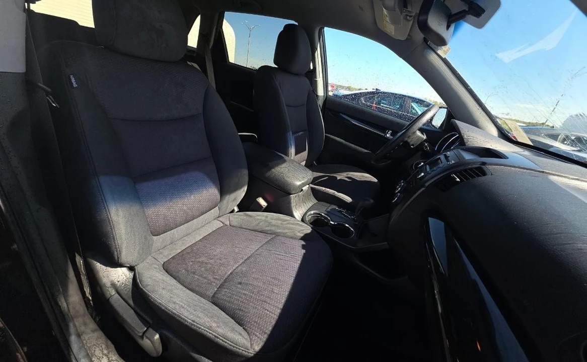 2011 Kia Sorento - Image 8 of 13