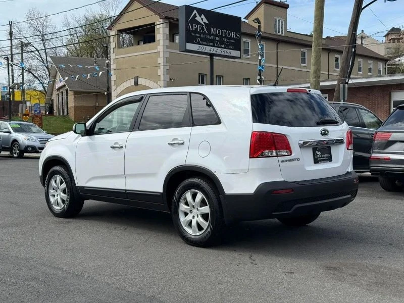 2011 Kia Sorento - Image 5 of 12