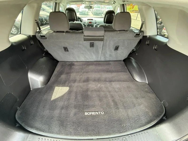 2011 Kia Sorento - Image 9 of 12