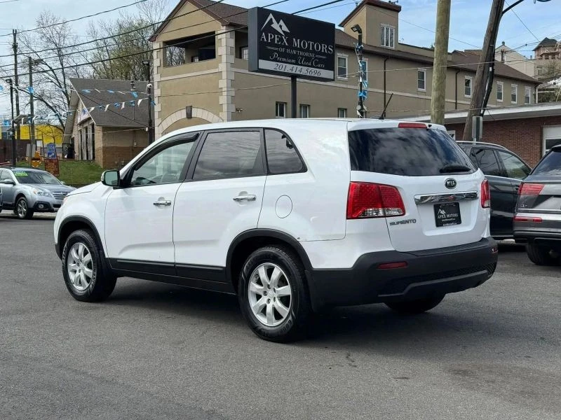 2011 Kia Sorento - Image 5 of 12