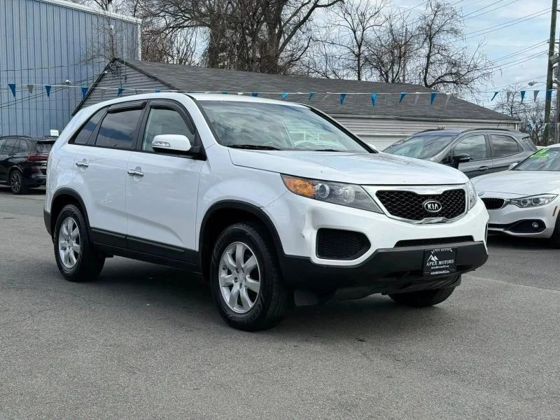 2011 Kia Sorento - Image 3 of 12