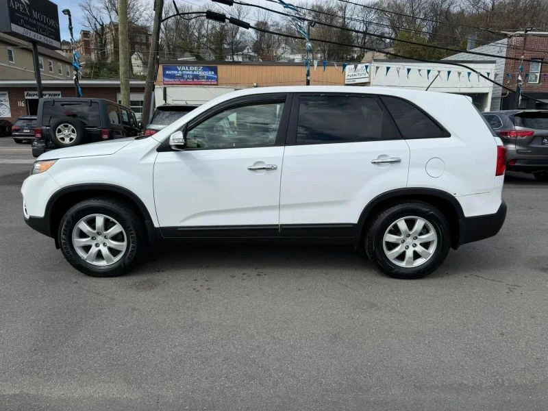 2011 Kia Sorento - Image 4 of 12