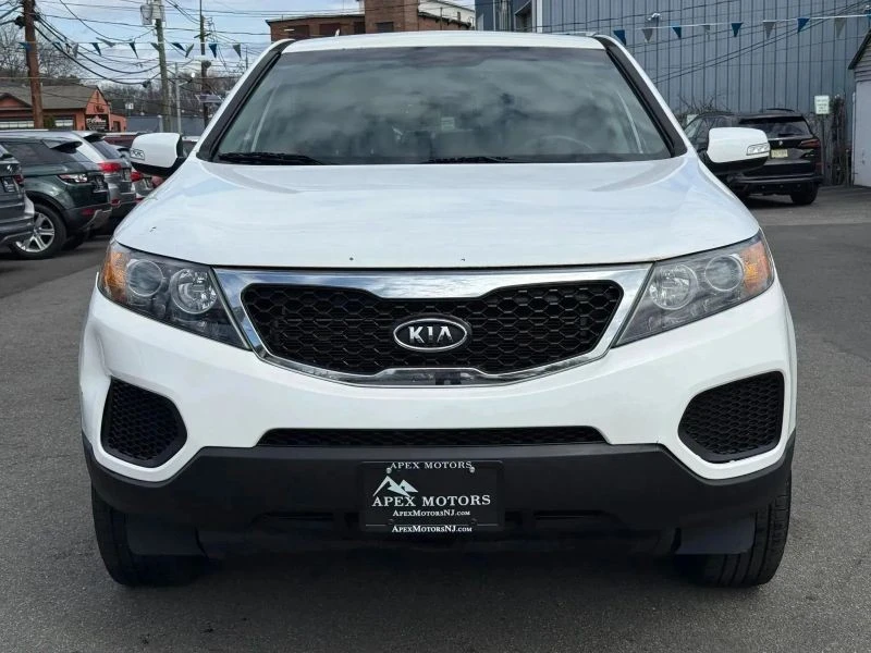 2011 Kia Sorento - Image 2 of 12