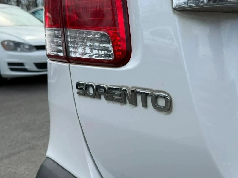 2011 Kia Sorento - Image 6 of 12