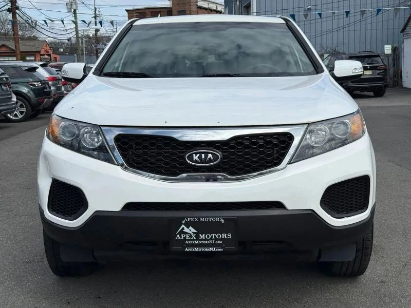 2011 Kia Sorento - Image 2 of 12