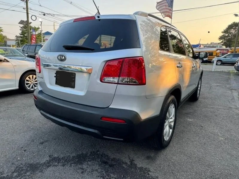 2011 Kia Sorento - Image 7 of 12