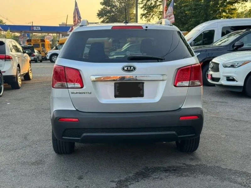 2011 Kia Sorento - Image 6 of 12