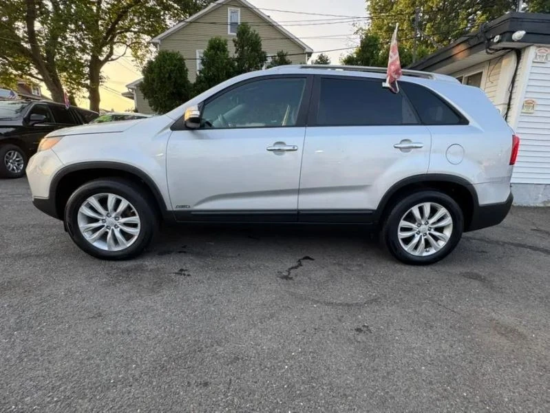 2011 Kia Sorento - Image 4 of 12