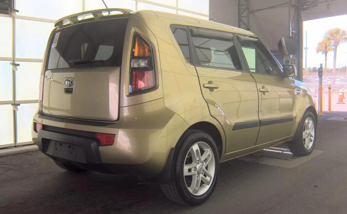 2011 Kia Soul - Image 4 of 13