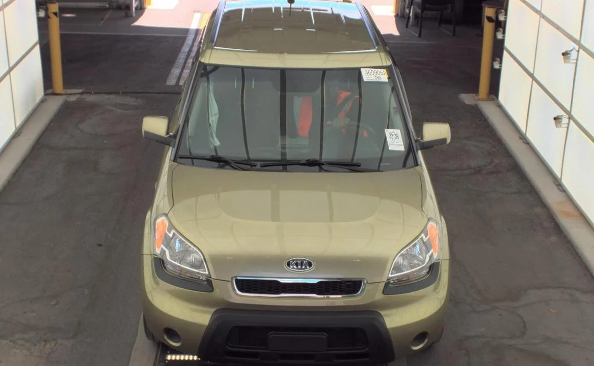 2011 Kia Soul - Image 2 of 13